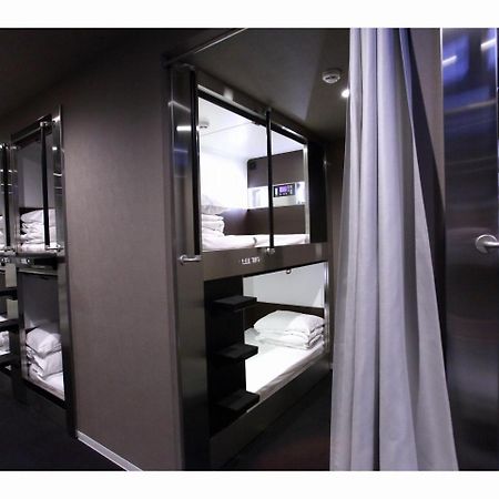 Capsule Hotel Valie Ebisucho Osaka Exterior photo