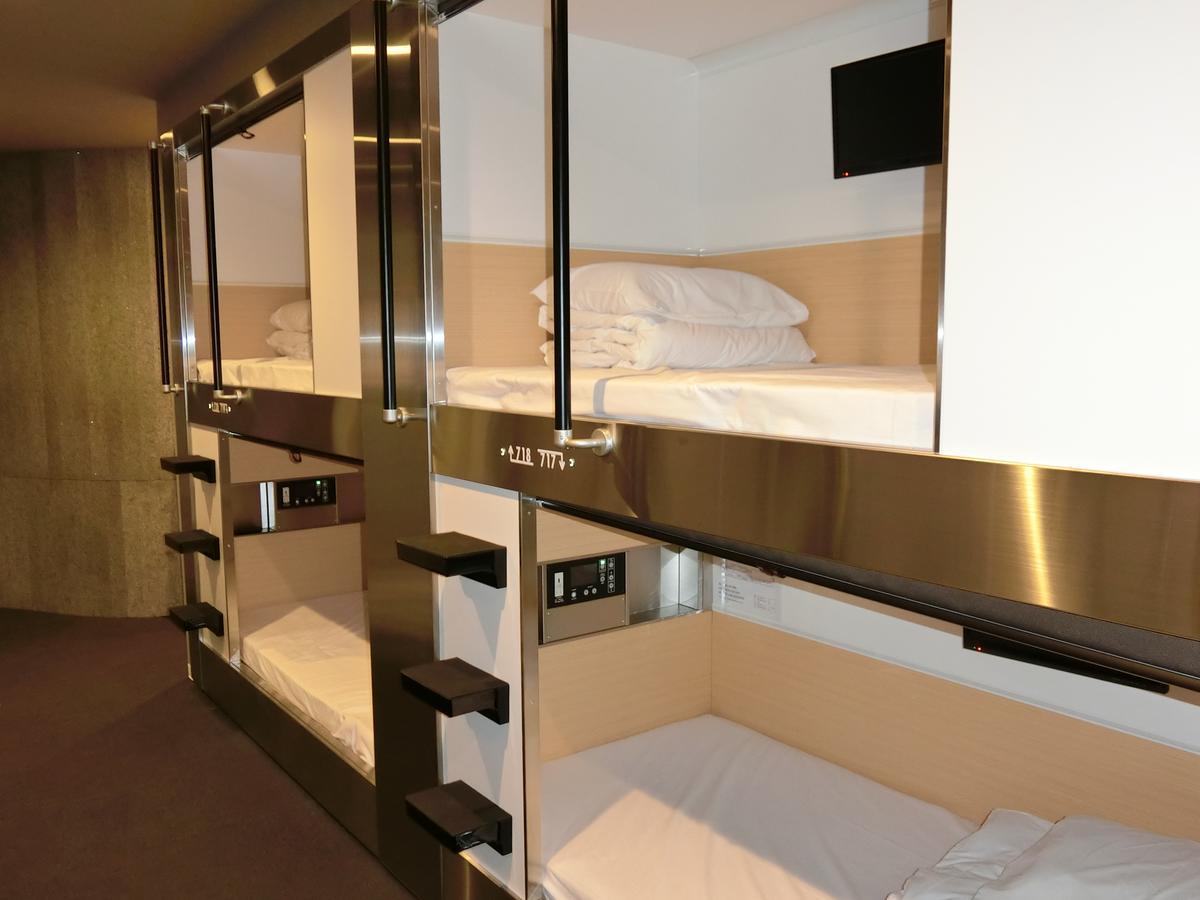 Capsule Hotel Valie Ebisucho Osaka Exterior photo