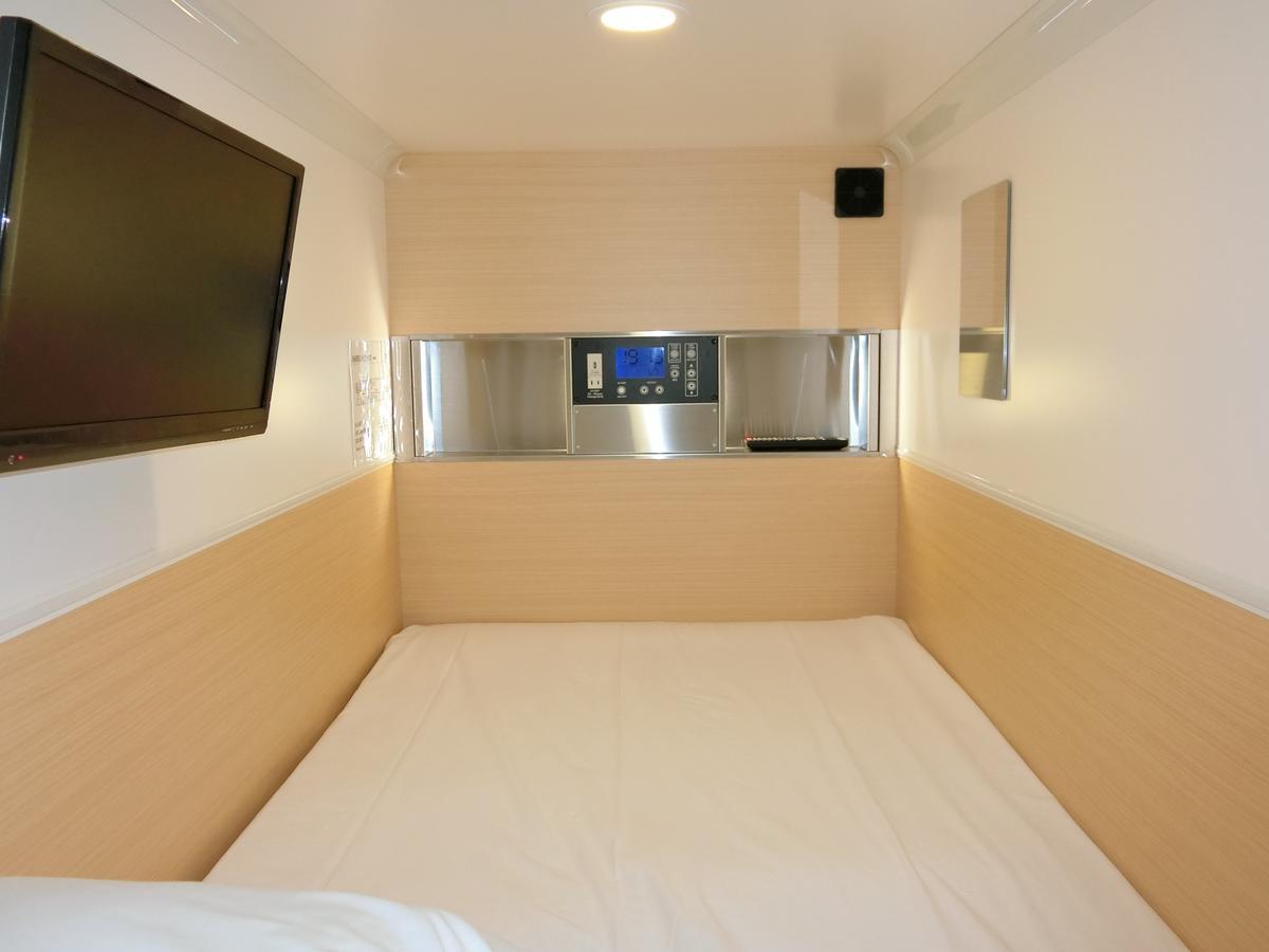 Capsule Hotel Valie Ebisucho Osaka Exterior photo
