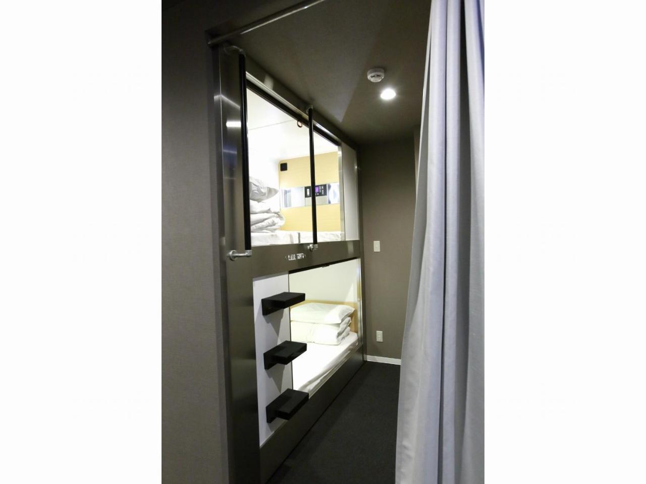 Capsule Hotel Valie Ebisucho Osaka Exterior photo