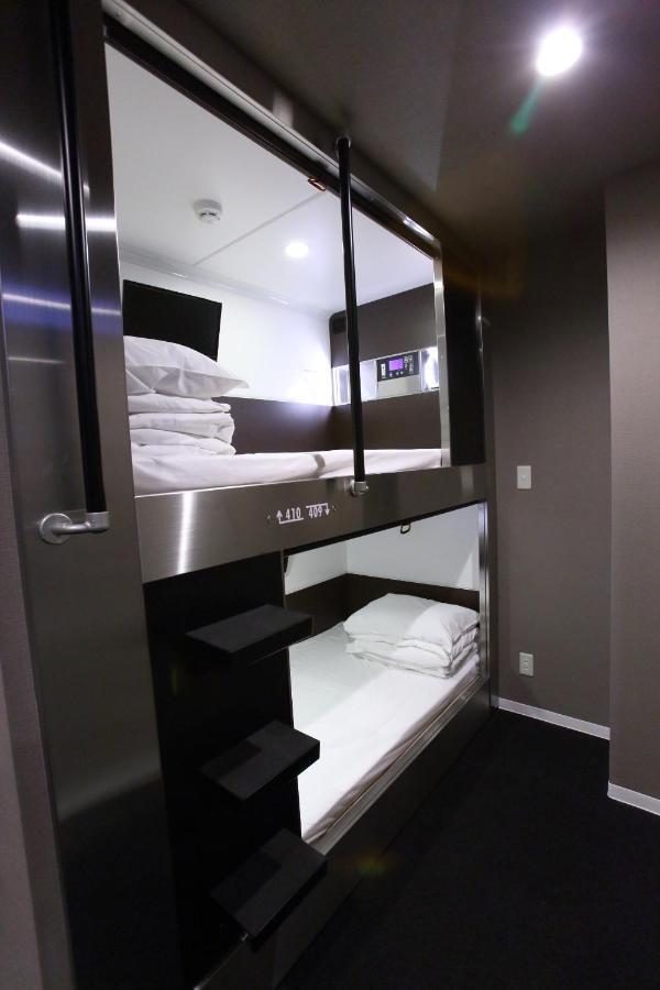 Capsule Hotel Valie Ebisucho Osaka Exterior photo